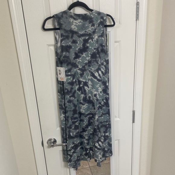 NWT - LulaRoe Joy Sleeveless Long Vest (XS) - Picture 2 of 6